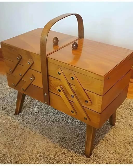 Questo oggetto storico evoca una memoria collettiva: a cosa serviva in passato? Gli anziani sicuramente conoscono la risposta!