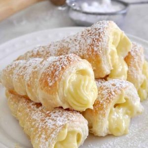 CANNONCINI FACILI CON CREMA ITALIANA
