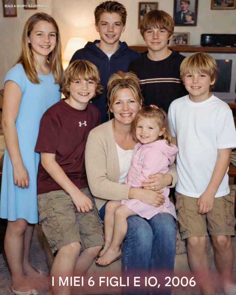 Ha cucinato per due giorni e apparecchiato sette posti a tavola: quello che è successo dopo quattro ore di silenzio è stato qualcosa che non si sarebbe mai aspettata.