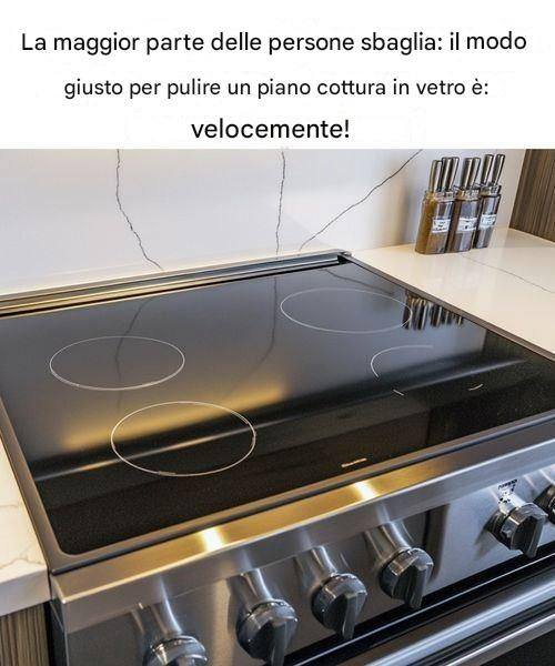 La maggior parte delle persone sbaglia: il modo giusto per pulire un piano cottura in vetro è: velocemente!