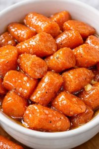 Mia suocera prepara questo piatto ogni primavera e la pentola è sempre vuota. Bastano solo 3 ingredienti per prepararlo. Ricetta completa👇 💬